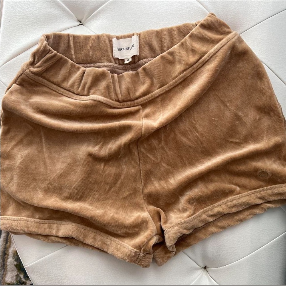 ✨ LOULOU STUDIO VELOUR SHORTS ✨